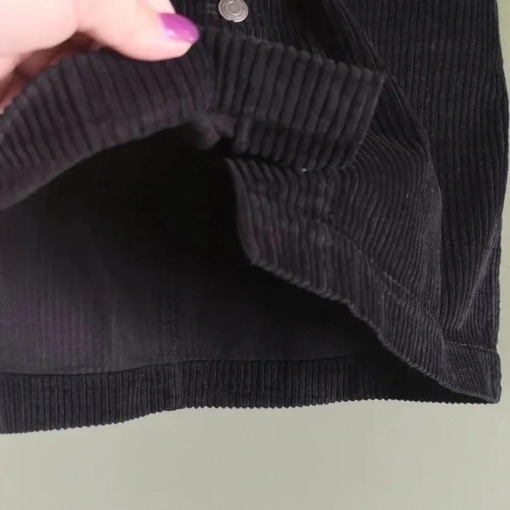 Aritzia Wilfred Free Black Karmen Corduroy Button Front Mini Skirt - Picture 4 of 5